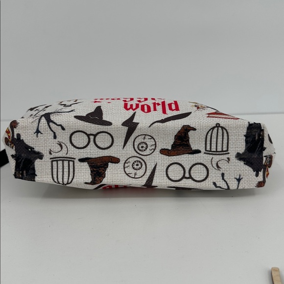 NWT Harry Potter Themed Pouch - Picture 4 of 5